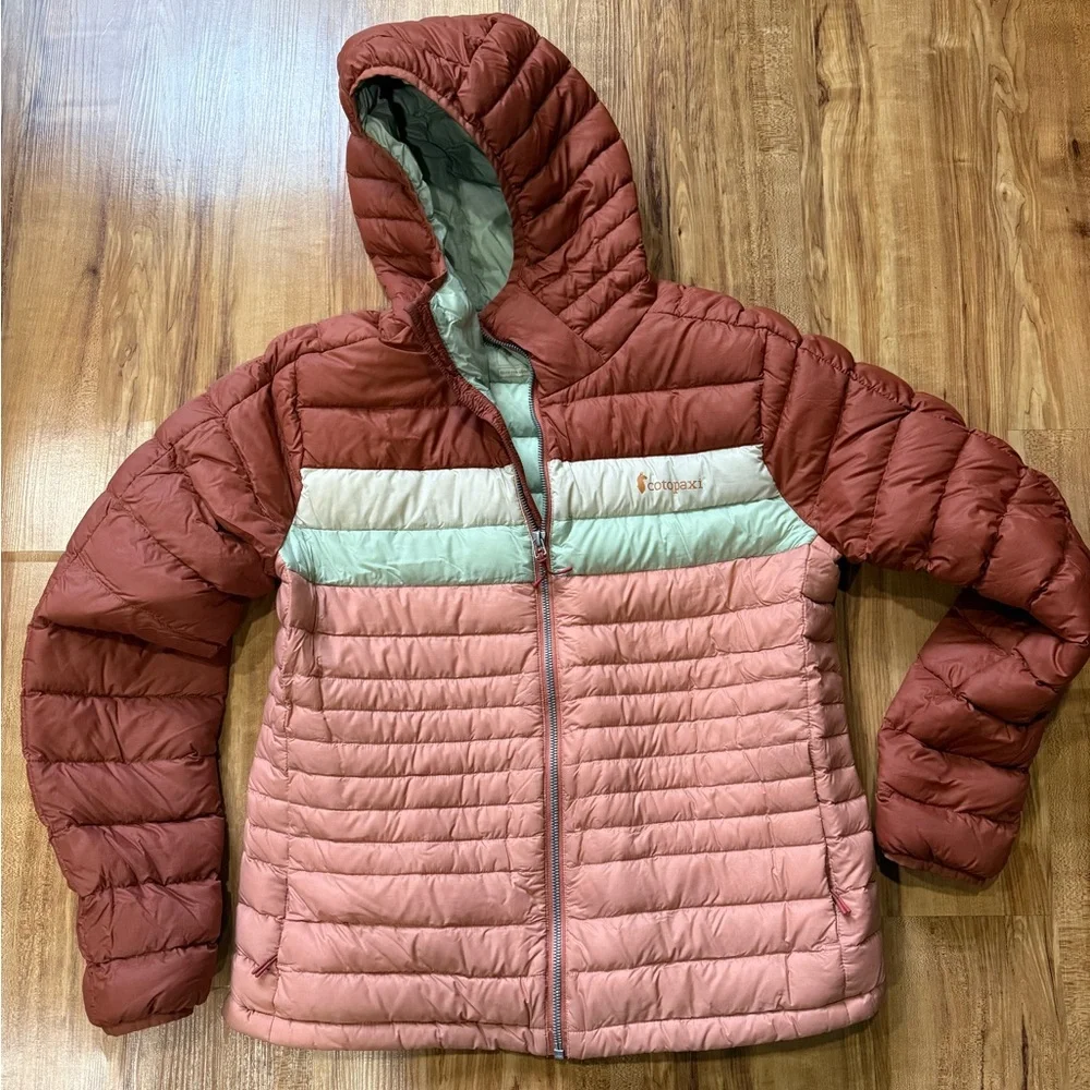 Cotopaxi Women’s Fuego Hooded Down Jacket - Picture 1 of 3